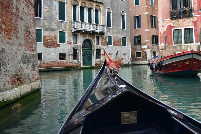 Shared Gondola Ride with Guided Walking Introduction - Exploring San Marco with a Guided Walk