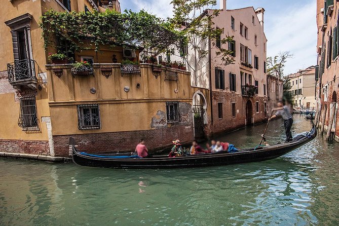 Shared Gondola Ride with Guided Walking Introduction - Practicalities: Meeting Point, Weather, and Accessibility