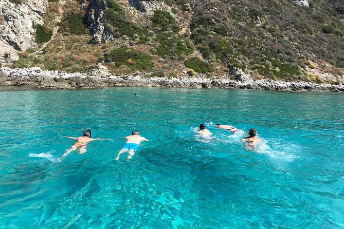 Shared snorkeling tour from Tropea to Capo Vaticano - The Crew and Guide: Friendly, Helpful, and Knowledgeable