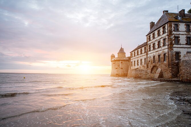 Shared the adventure at Mont Saint-Michel Île Médiévale dException - The Scenic Shuttle Ride and Panoramic Bay Views