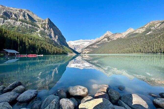 Shared Tour: Lake Louise & Moraine Lake from Canmore/Banff - Pick-up and Transportation Logistics in the Canadian Rockies
