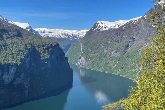 Shared Tour of Geiranger from Hellesylt - Real-World Experiences: Guide Enthusiasm and Pacing