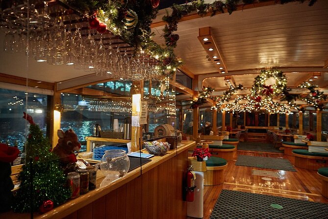 Shared Traditional Music and Hymns Christmas Tour in New York - The Seating and Ambiance Inside