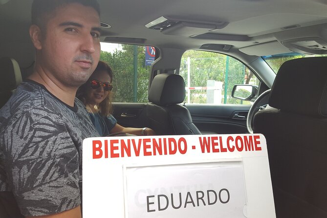 Shared Transportation to Cancun Airport from the Cancun Hotel Strip - Efficient and Budget-Friendly Airport Transfer from Cancun Hotel Zone