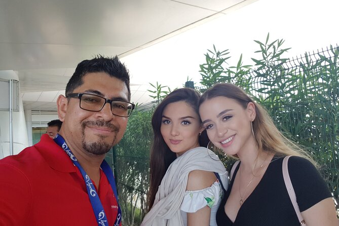 Shared Transportation to Cancun Airport from the Cancun Hotel Strip - Comparing This Transfer to Private Options