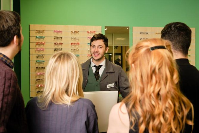 Sherlock: The Official Live Game - Thematic Sets and Iconic Locations from the Show