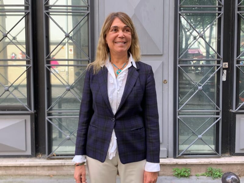 Shop like a Parisian with a fashion expert - Key Points