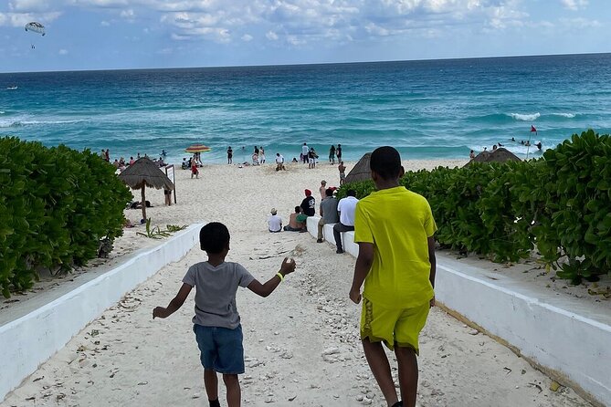 Shopping and Food Private Urban Tour - Key Points