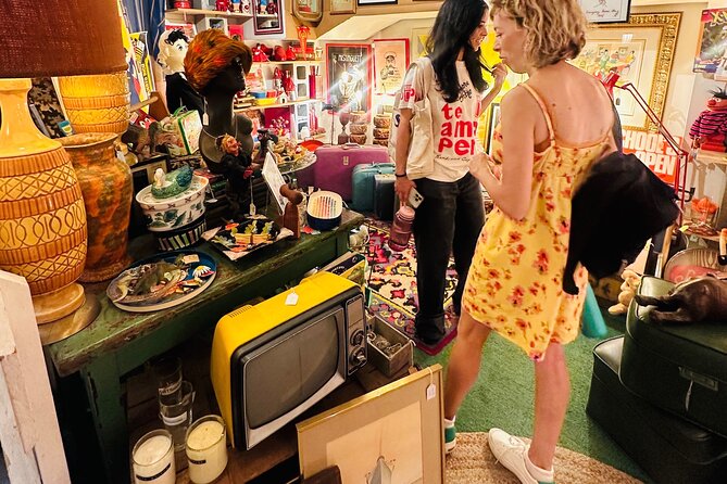 Shopping and Food Walking Tour in Philadelphia with Guide - Key Points