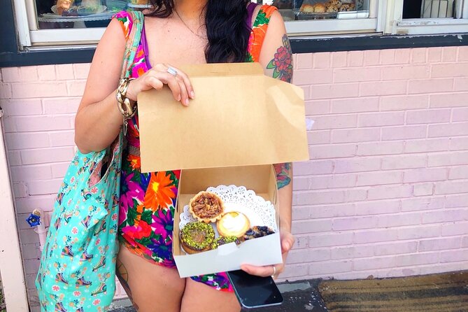 Shopping and Food Walking Tour in Philadelphia with Guide - Visiting Reading Terminal Market: The Food Hub