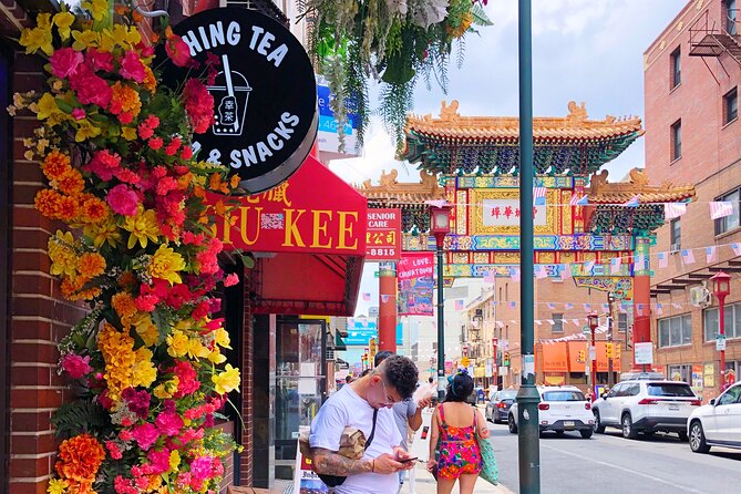 Shopping and Food Walking Tour in Philadelphia with Guide - Vintage Shopping and Historic Passing