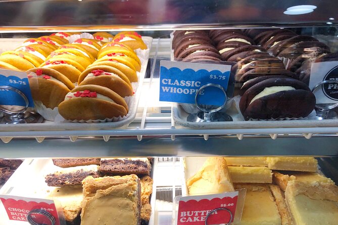 Shopping and Food Walking Tour in Philadelphia with Guide - Logistics and Group Size