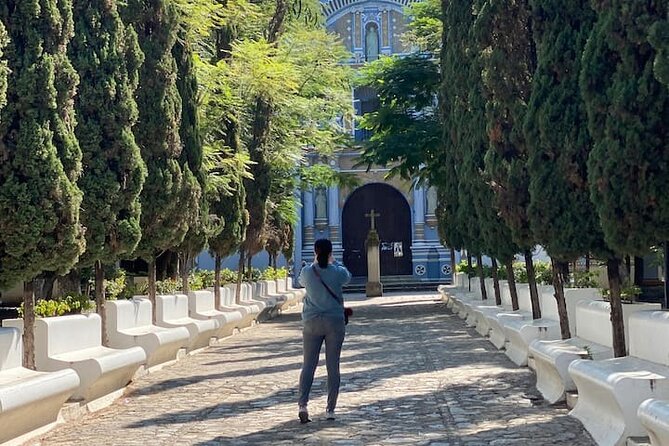 Shopping Tour in Southern Oaxaca - Enjoying a Traditional Family-Style Lunch at Almuu
