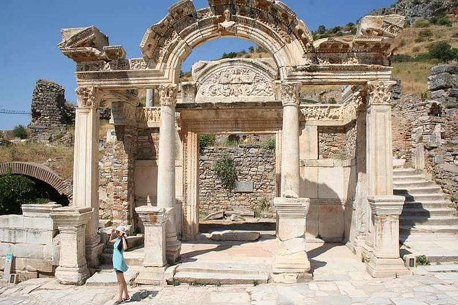 Shore Excursion 1 or 2 Day Private Tour from Kusadasi Port for Ephesus-Pergamon - Exploring Pergamon’s Ancient Theater and Ruins