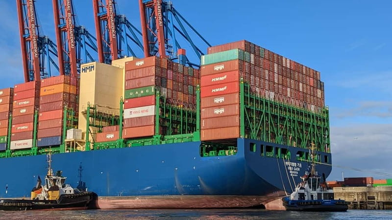 Shore excursion from Kiel to Hamburg. Private Van Tour. - Practical Details: Logistics, Booking, and Tips