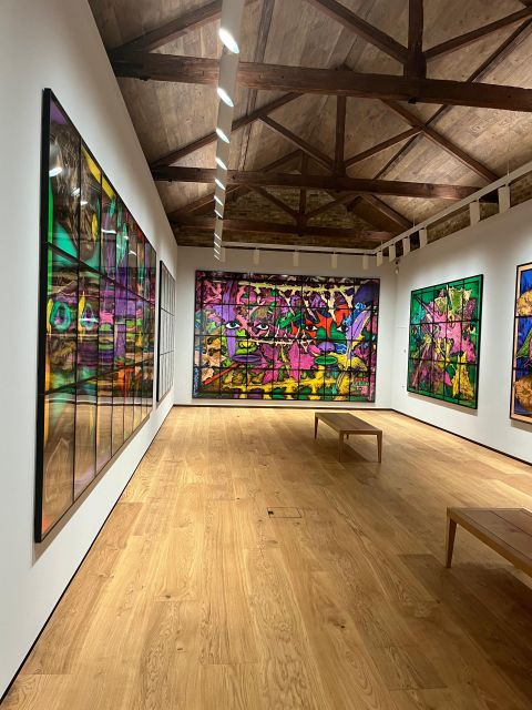 Shoreditch, East End Street Art tour best graffiti and art. - Accessibility and Group Size