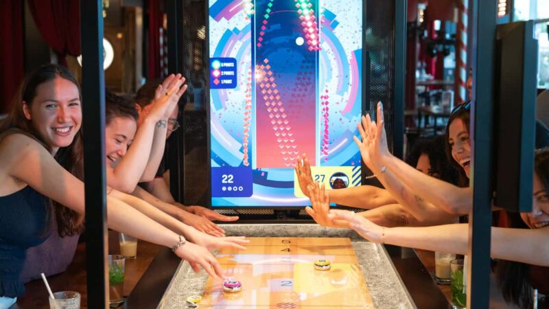 Shuffleboard 2.0 in Bordeaux - The 8 Shuffleboard 2.0 Lanes and Their Features