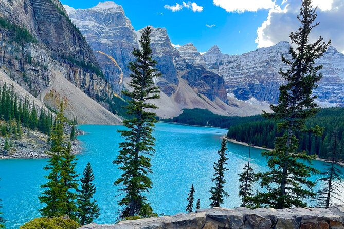 ShuttleBus 2way Banff to Lake Louise (1Hr) and Moraine Lake (1Hr) - Discover Banff’s Most Photogenic Lakes with a Short Shuttle Tour