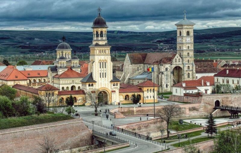 Sibiu: Alba Iulia and Corvin Castle Guided Tour - Discovering Alba Iulia’s Historic Fortress and Landmarks