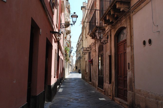 SIcilian Street Food tour and wine tasting in Syracuse - Wine Tasting: Two Sicilian Wines to Savor