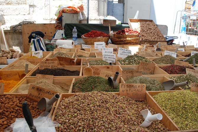 SIcilian Street Food tour and wine tasting in Syracuse - Practical Details: Meeting Point and Tour Logistics