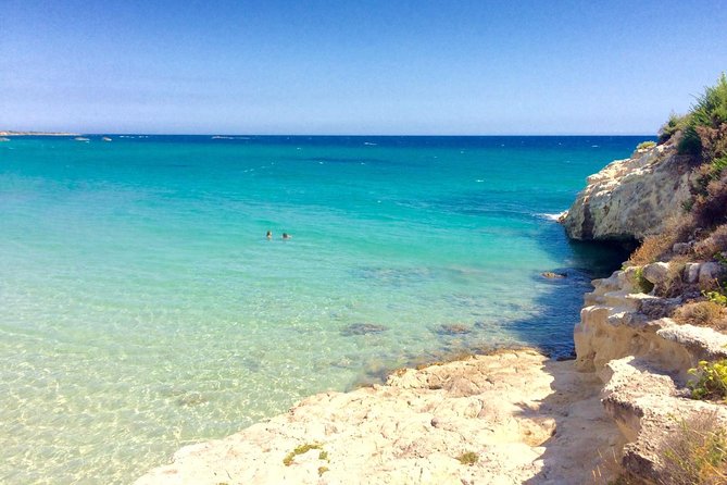Sicily Boats Avola: Plemmirio boat tour 4 people 4 hours - Coastal Landmarks and Yachts: The Elegant Side of Sicily