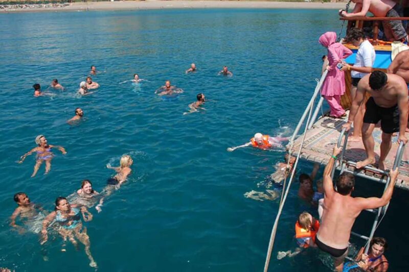 Side: Dolphin Island Boat Tour, Lunch, Sotf Drinks& Swimming - Key Points