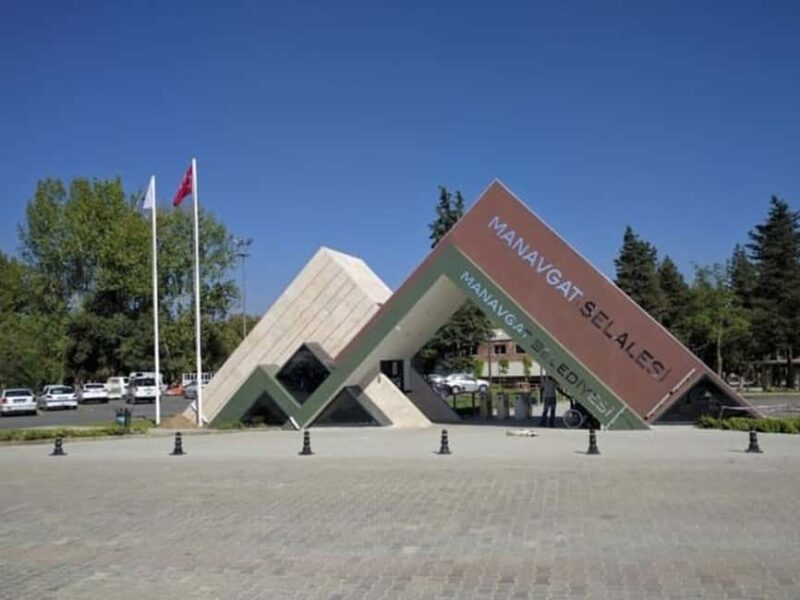 Side: Manavgat Boat, Bazaar, & Waterfall Day Trip with Lunch - Guides and Multilingual Support