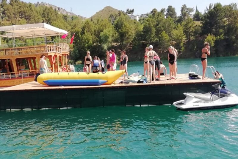 Side: Mix Tour Cabrio Bus, Boat Tour, with Lunch - Logistics and Physical Considerations