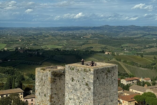 Siena and San Gimignano Tour by van from Lucca or Pisa - Rave Reviews Highlight Knowledgeable Guides and Personal Touches