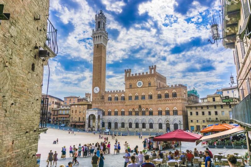 Siena City Tour in Portuguese - Starting Point at Il Campo: The Heart of Siena