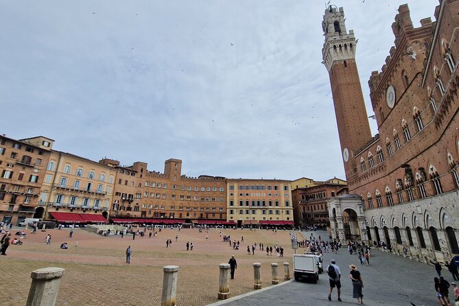Siena: Intimate Opera Concert & Tour in Piazza del Campo - The Guides and Performers: Knowledgeable and Engaging