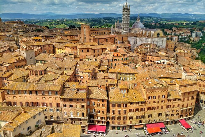 Siena Private walking tour - Visiting the Basilica Cateriniana di S. Domenico and Santa Caterina’s House