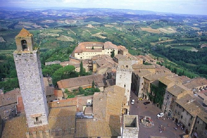 Siena, San Gimignano and Chianti Wine Small Group from Montecatini Terme - Discovering San Gimignano’s Medieval Skyline