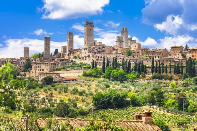 Siena & San Gimignano: Exclusive Tuscany Day Trip from Florence - Exploring San Gimignano: The Medieval Town of Towers
