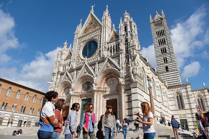 Siena Sightseeing Walking Tour with Food Tastings for Small Groups or Private - Concluding the Tour on Via di Città