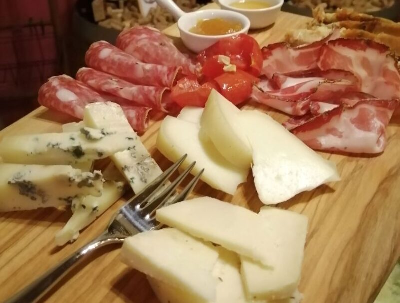 Siena: Tuscan Classics Wine Tasting Class with Aperitivo - Valuing the Experience: What’s Included