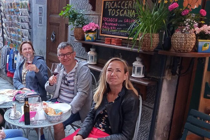 Siena walking tour with lunch & Chianti wine - Piazza Tolomei and Siena’s Medieval Neighborhoods