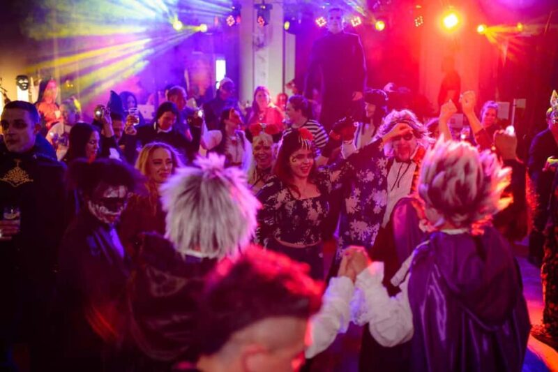 Sighisoara: Great Dracula Ball on Halloween - The Acrobatic Moment and Physical Feats