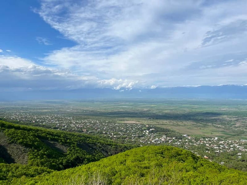Sighnaghi Day Trip with wine tasting and Bodbe Monastery - Strolling Through Sighnaghi: The "City of Love"