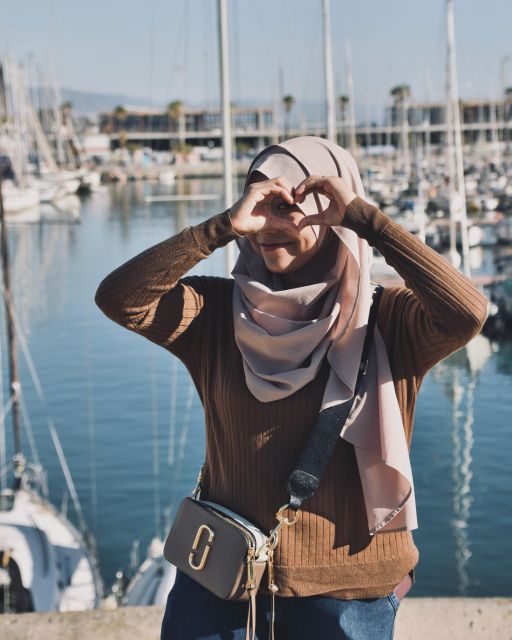 Sightseeing Barcelona by Bike, Photo-shooting & Tapas - The Marvel of Sagrada Familia and Casa Batlló