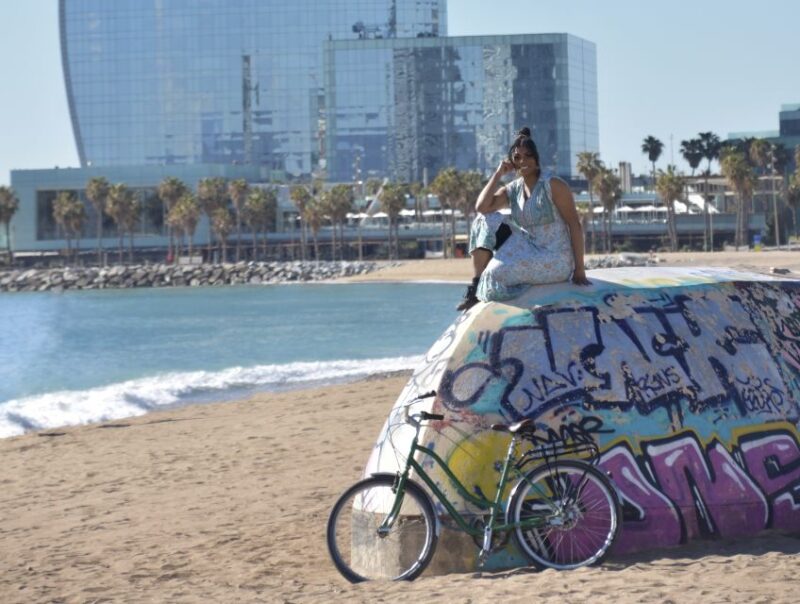 Sightseeing Barcelona by Bike, Photo-shooting & Tapas - Walking Through the Gothic Quarter and Its Hidden Charms