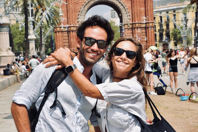 Sightseeing by Bike & Photo Shooting - Cycling Through Barcelona’s Landmarks and Green Spaces