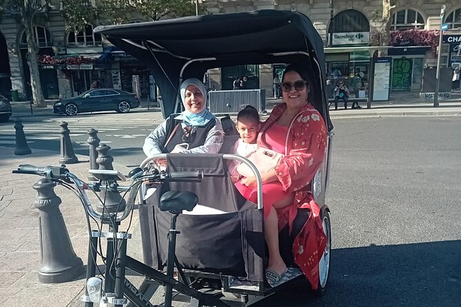 Sightseeing tour of most iconic parisian monuments (rickshaw) - Visiting the Grand Palais and Petit Palais