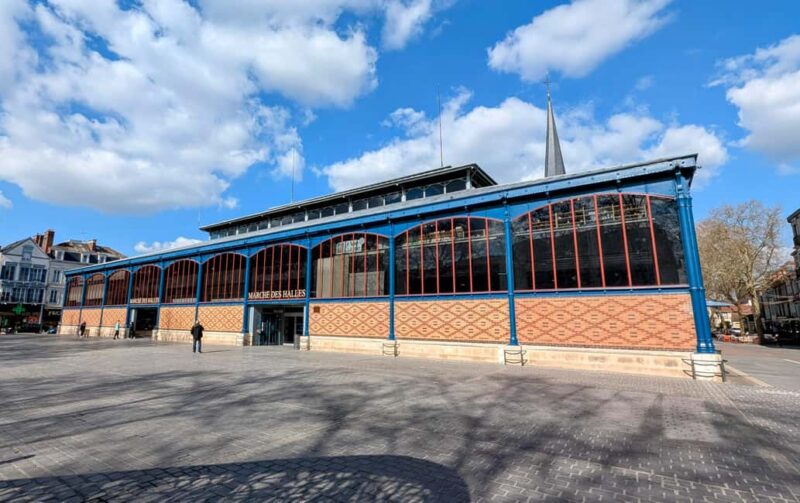 Sightseeing tour of the historic center of Troyes - Exploring the "Champagne Cork" Shape of Troyes