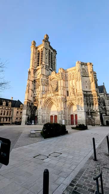 Sightseeing tour of the historic center of Troyes - The Final Stop: Cité du Vitrail Museum