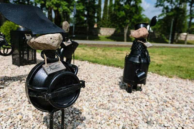 Sigulda Day Tour - Castle Ruins, Gtmaala Grotto, & More - Guides and Guest Experience