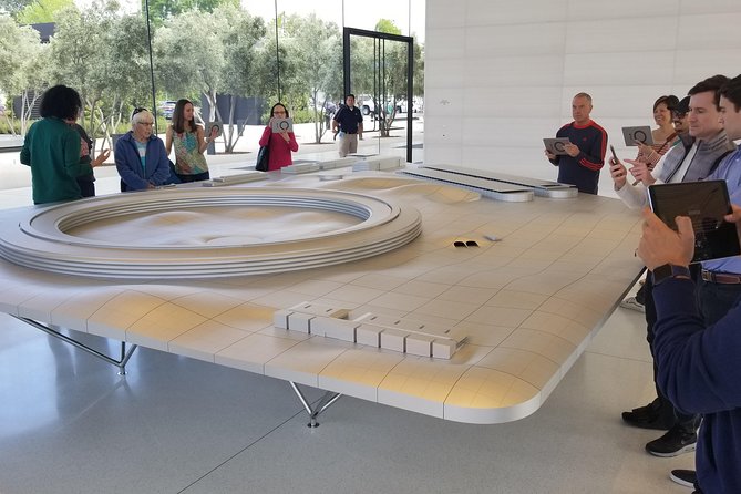 Silicon Valley Private Tour - Apple’s Iconic Campus and Shopping at the Visitor Center