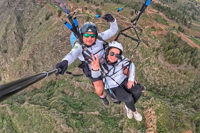 SILVER 1000m paragliding tandem flight above South Tenerife - The Flight Experience and Scenic Overviews