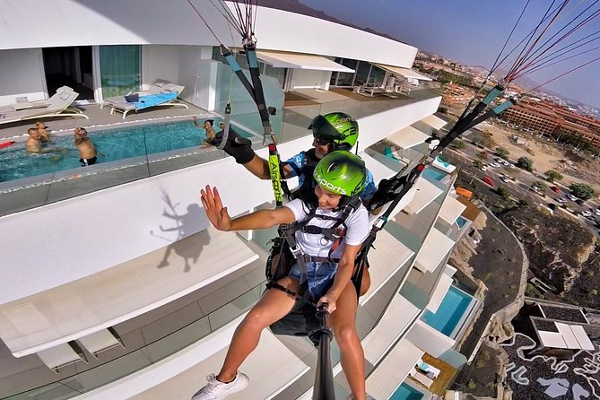 SILVER 1000m paragliding tandem flight above South Tenerife - The Expertise and Passion of the Guides